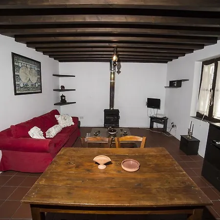Symposio Maria House 2 *