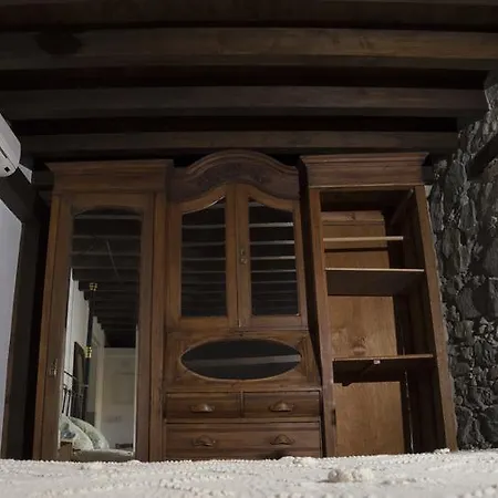 Symposio Maria House 2 * Pelendri